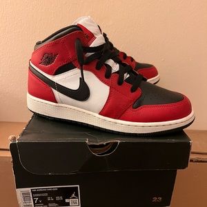 Grade school Jordan Mids